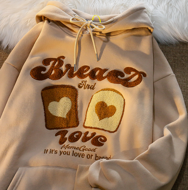 Hoodie vintage dengan detail bordir